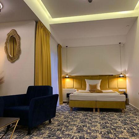 Piramida Aparthotel Болеславец Екстериор снимка