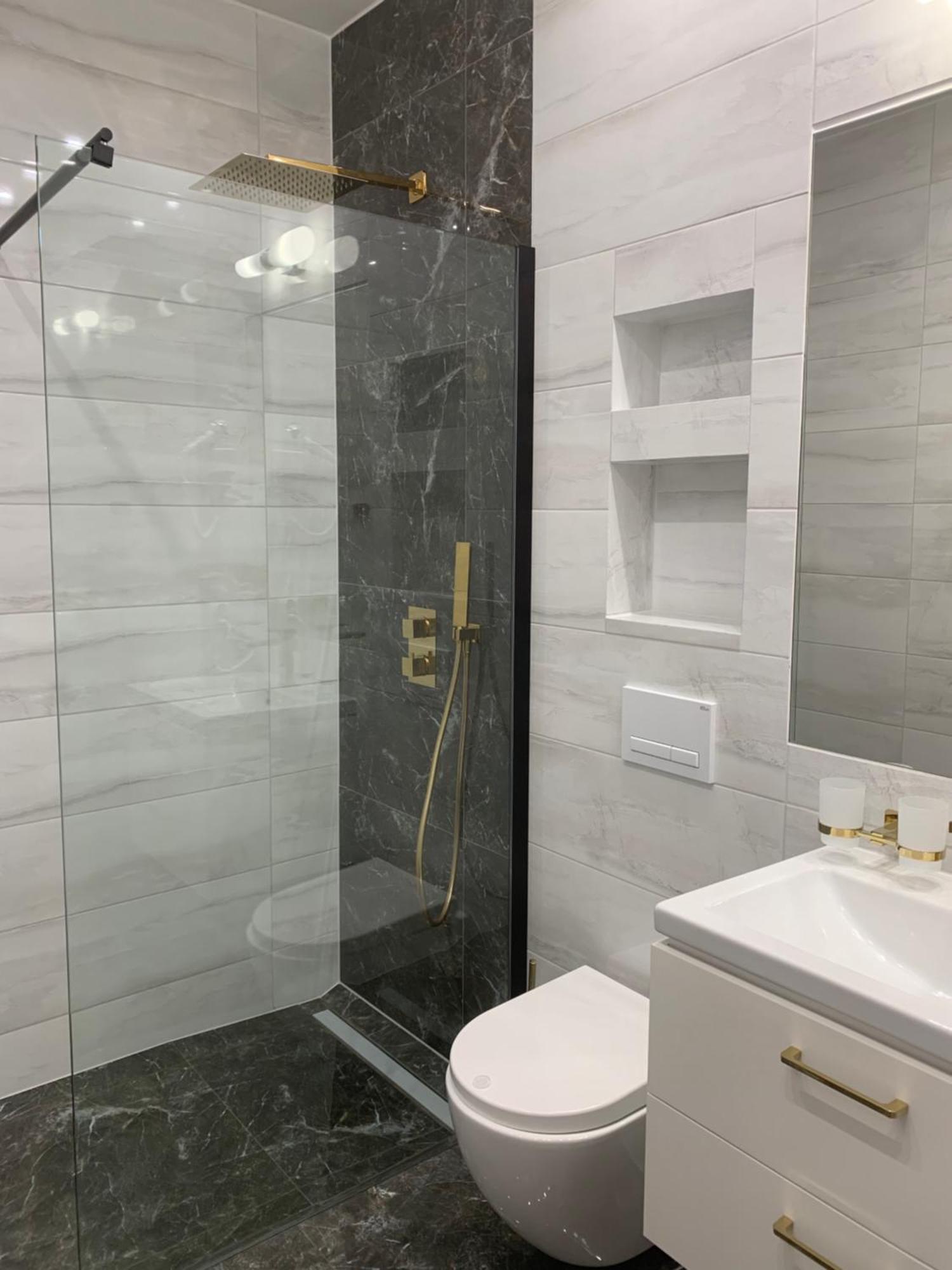 Piramida Aparthotel Болеславец Екстериор снимка