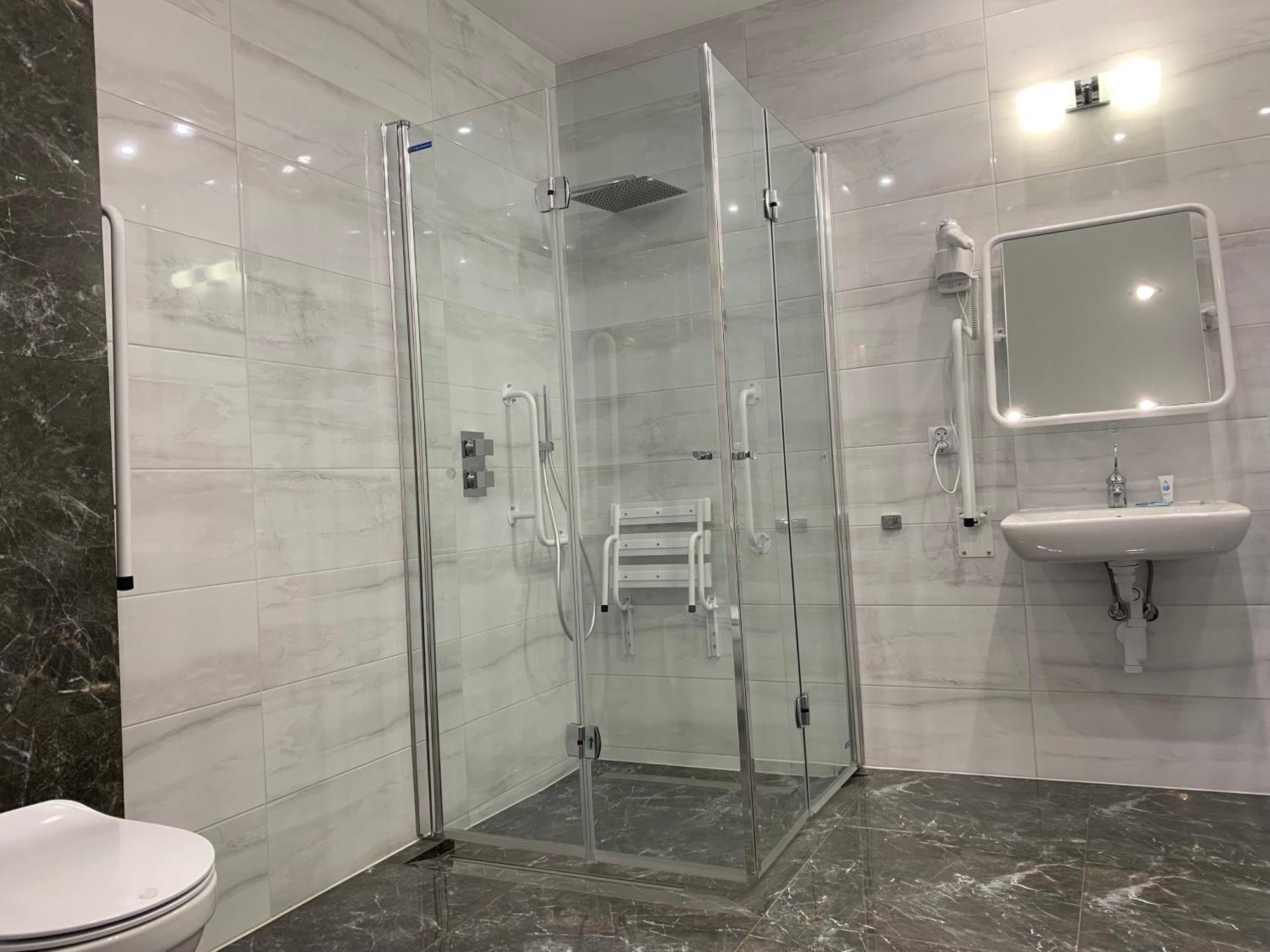 Piramida Aparthotel Болеславец Екстериор снимка