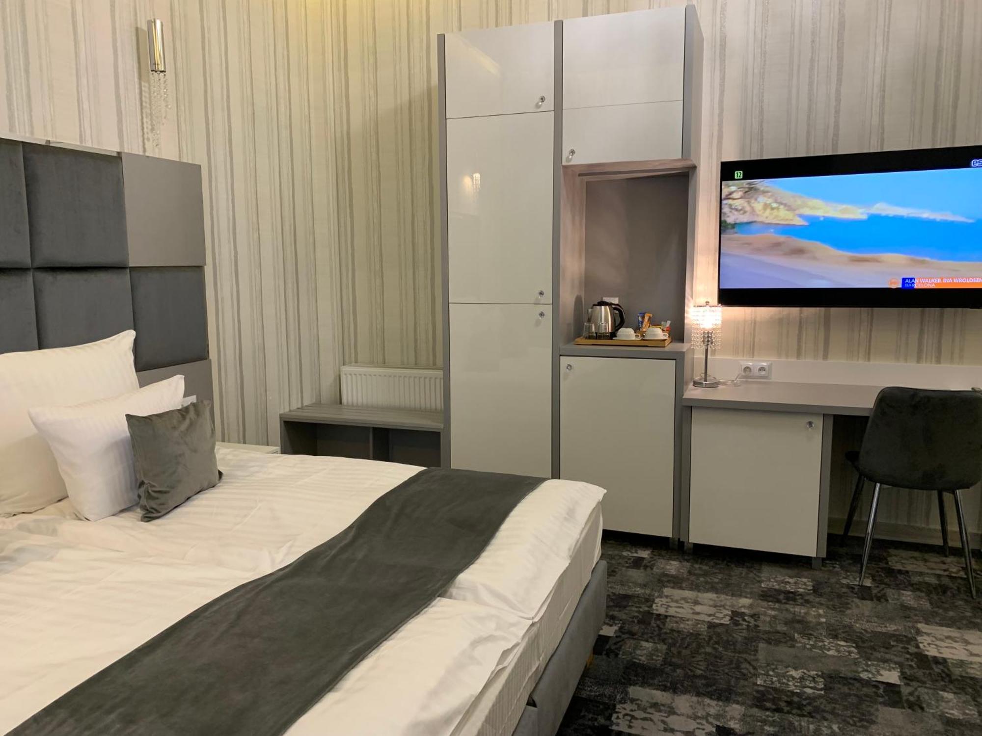 Piramida Aparthotel Болеславец Екстериор снимка