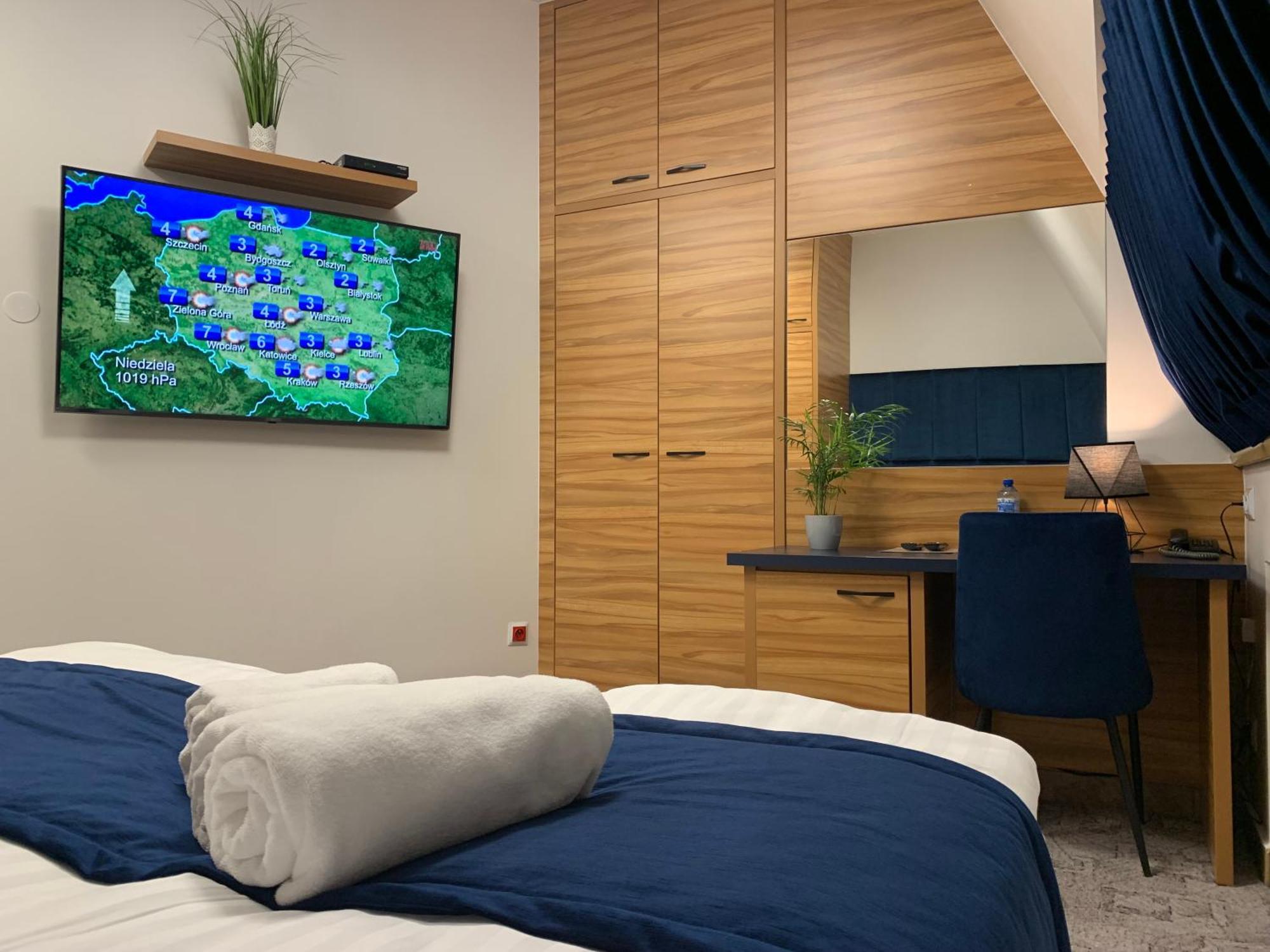 Piramida Aparthotel Болеславец Стая снимка