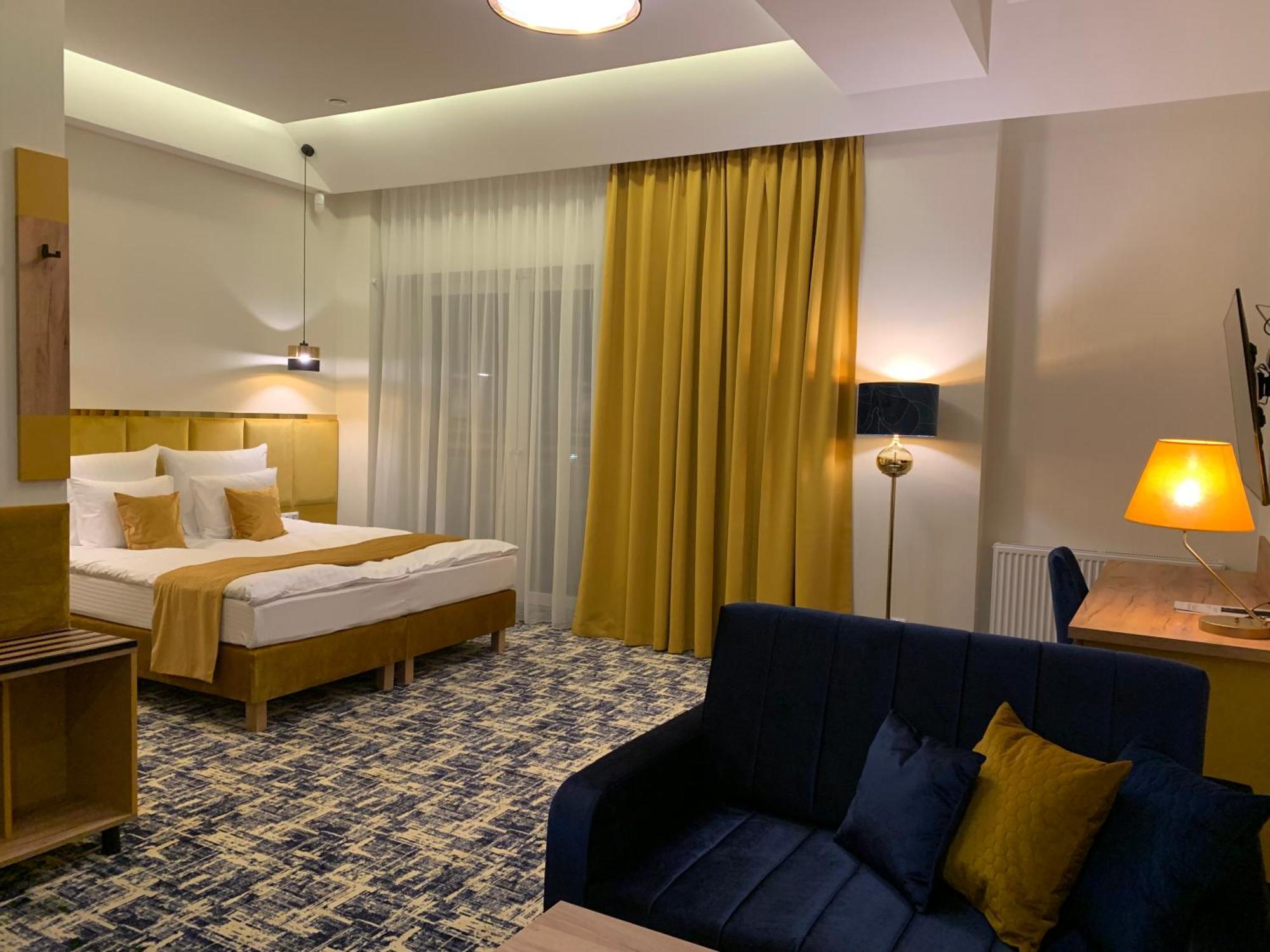 Piramida Aparthotel Болеславец Стая снимка